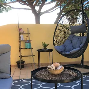 Ela's Terrace Apartment